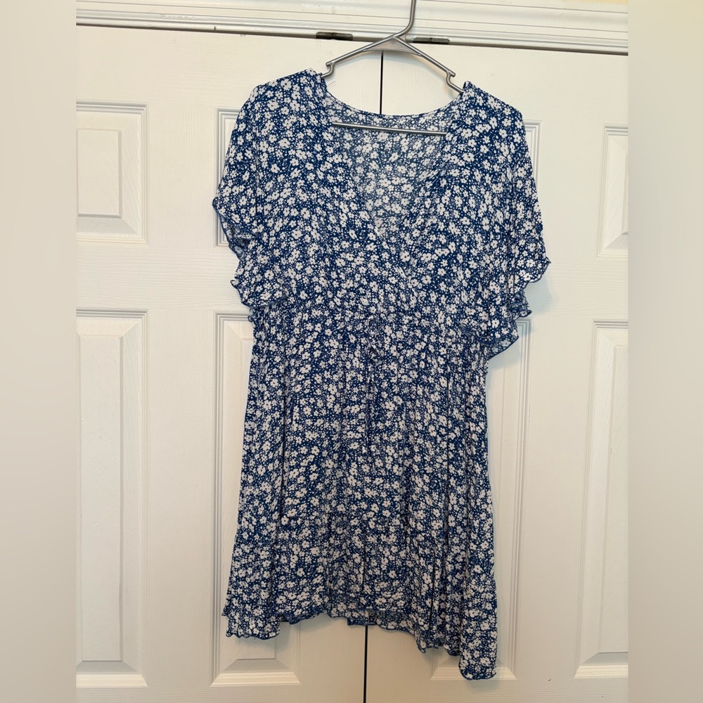 Used light blue floral dress. Size XL.
